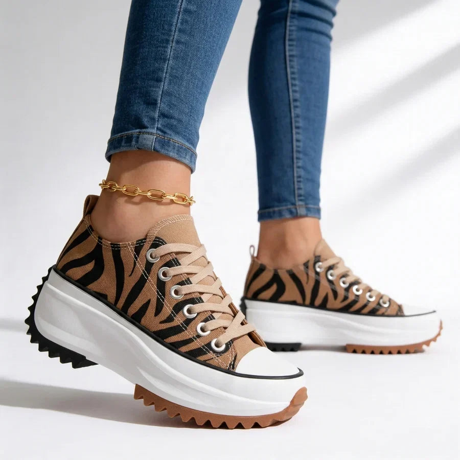 Three colours, sizes EU 36 to 43
